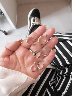 Argolas em aço inox retas lisas - 3 tamanhos - PAR - COD. A433 - Hellô Acessórios