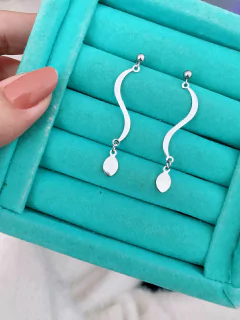 Brincos em aço inox curva folhinhas lisas 5cm - COD. HA47B na internet