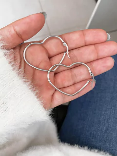 Argolas em aço inox coração 4cm - COD. A362 - Hellô Acessórios