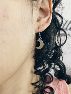 Argolinhas em aço inox lua lisa - COD. A164-30 - Hellô Acessórios