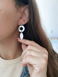 Brincos em aço inox círculo vazado folha lisa 4,5cm - COD. HA48B na internet