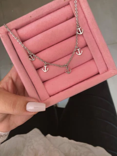 Colar em biju cinco âncoras - COD. H164C - comprar online