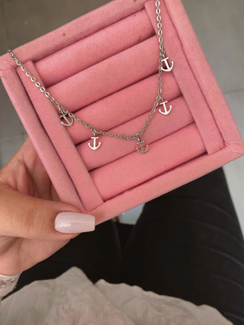 Colar em biju cinco âncoras - COD. H164C - comprar online