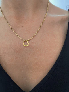 Colar em aço inox dourado coração vazado - COD. A420 na internet