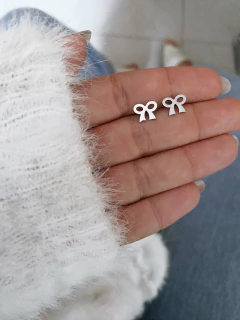 Brincos em aço inox laço 9mm - corte a laser - COD. A375D - comprar online