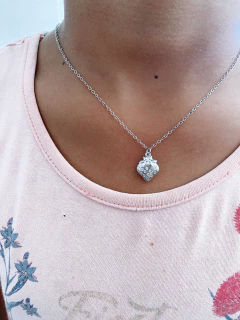 Colar infantil em aço inox morango 3D - COD. HA14IC na internet