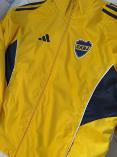 Campera rompevientos Boca amarilla 2026