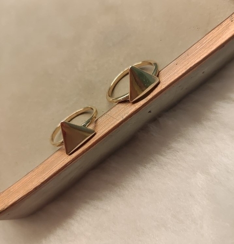 Anel Triângulo Cheio Folheado a Ouro 18 k