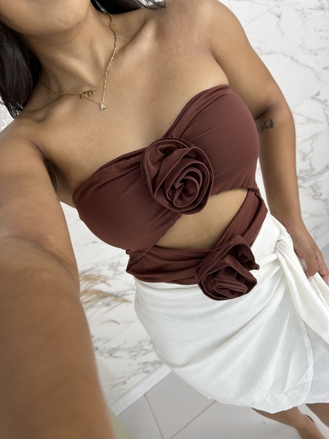 body rosas sem alça - marrom - comprar online