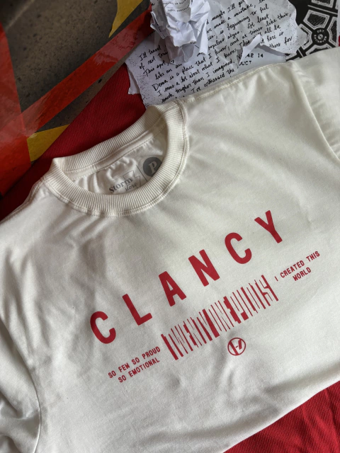 Camiseta Clancy - TØP (ÚLTIMAS UNIDADES)