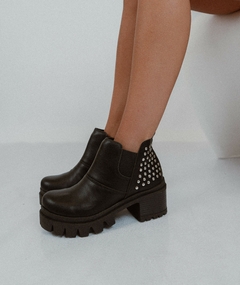 Botas Groove Tachas Plata - APA TANU