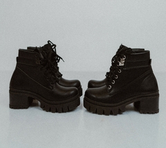 Borcelos Line UP Negro - comprar online