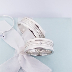 Aliança Compromisso Sublime personalizada canto arredondado diamantada prata 7mm