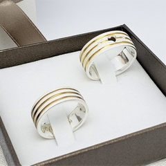 Alianças Compromisso diamantada com coração  prata 7 mm com banho de ouro e coração vazado