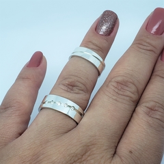 Aliança Compromisso Reta Polida True Love prata 7mm - comprar online