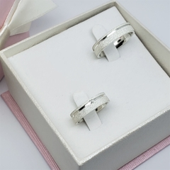 Aliança Compromisso Reta diamantada prata 5mm - Sublime Alianças