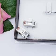 Aliança Compromisso com laterais diamantadas prata 8mm - comprar online