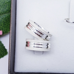 Aliança Compromisso com laterais diamantadas prata 8mm na internet