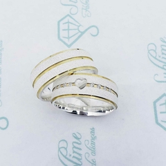 Par Aliança Compromisso Namoro Prata Reta diamantada com canal e laterais em ouro 7mm - Sublime Alianças