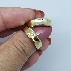 Par de aliança de ouro côncava com pedras