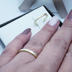 Par de aliança slim noivado casamento minimalista reta diamantada e polida 2mm ouro 18k na internet