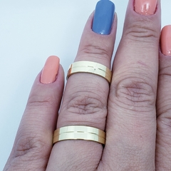 Par de aliança de noivado casamento Reta Polida friso centro 5mm ouro 18k - comprar online
