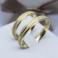 Par de aliança de noivado casamento Reta Diamantada friso centro 4mm ouro 18k - comprar online