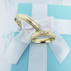 Par de aliança de noivado casamento meia cana polida e lateral diamantada 4mm ouro 18k - comprar online