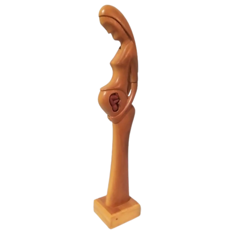 Escultura Amor de Mãe Carinhoso em madeira natural do Mestre Elias França