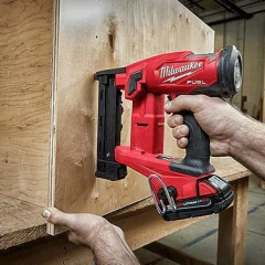 ENGRAMPADORA M18 MILWAUKEE 2749-20 S/BAT - comprar online