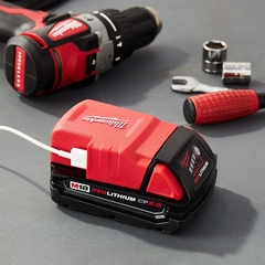 Cargador Usb Milwaukee M18 Para Telefono /Tablet - H33 Evolución