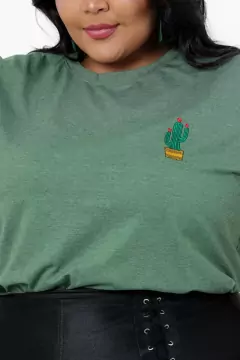 T-SHIRT CACTO BORDADO NO BOLSO