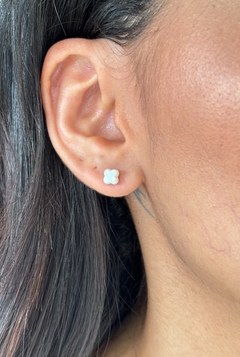 Brinco Pérola Trevo na internet