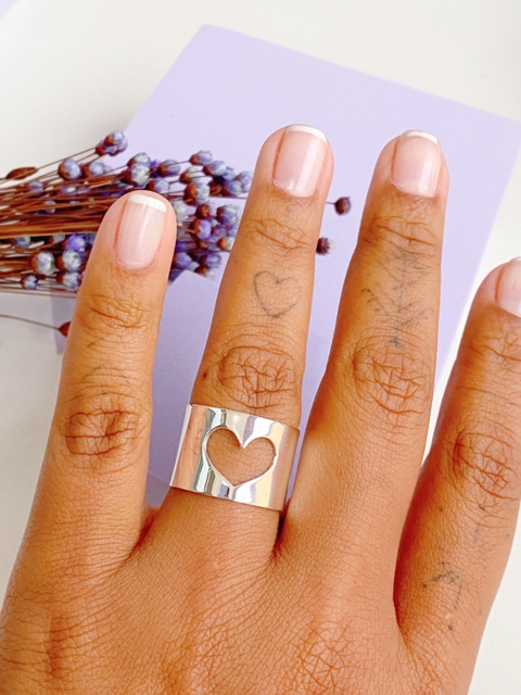 Anel Regulável Coração Vazado