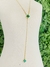 Cod 896. Colar gravata 70cm. Com duas pedras cor esmeraldas, e zircônios. - Vânia Joias Folheadas