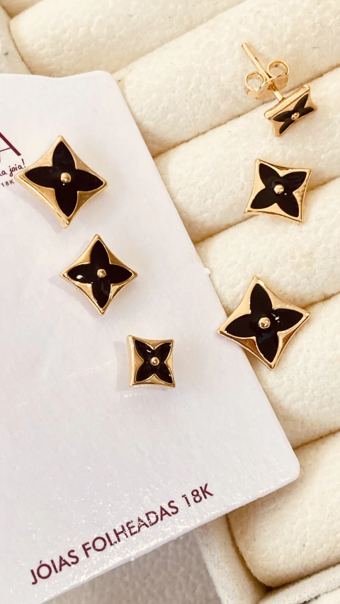 cod;439. Brinco trios mosaico, em três tamanhos diferentes.