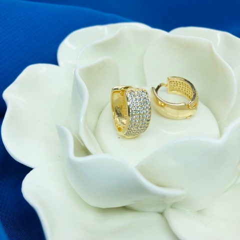 Argola zircônia cravejadas, folheadas no ouro 18k. - Cod. 369