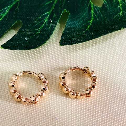 Cod; 869 Argola pequena, toda trabalhada em bolinhas. - comprar online