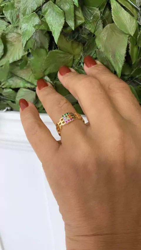 Cod an03.Anel todo trabalhado Frente zircônios.