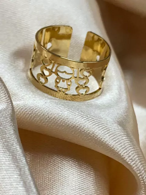 Cod an29 Anel regulável com menina vazada.