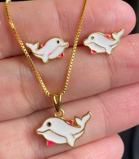 Conjunto infantil quatro peças.