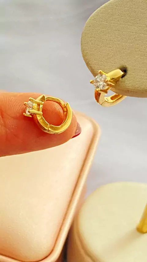 Cód; 1025; Argolinha, com uma zircônia. - comprar online