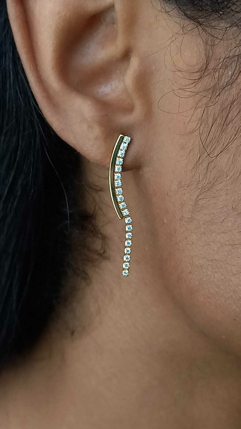 Cod 120; Ear cuf com tira toda em zirconia rodio