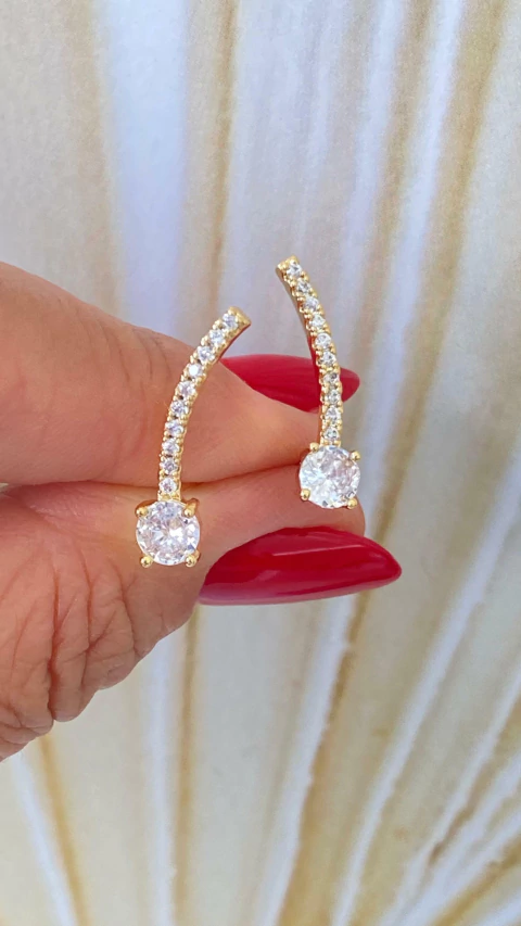 Cod;1180, Brinco pequeno, Aer cuff, todo trabalhado com zircônios.