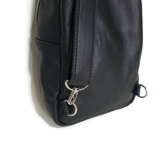 Mochila Cruzada Fabi cuero negro - comprar online