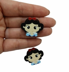 APLIQUE PRINCESA BRANCA DE NEVE ACRÍLICO (3CM) - 1 UNIDADE - comprar online
