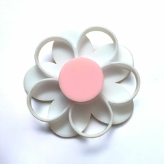 APLIQUE FLOR BRANCA VAZADA DE ACRÍLICO (3 CM) - 1 UNIDADE - comprar online