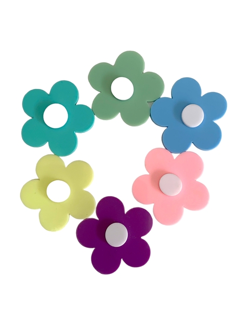 APLIQUE FLOR EM ACRÍLICO COLORIDA (4CM) - 1 UNIDADE