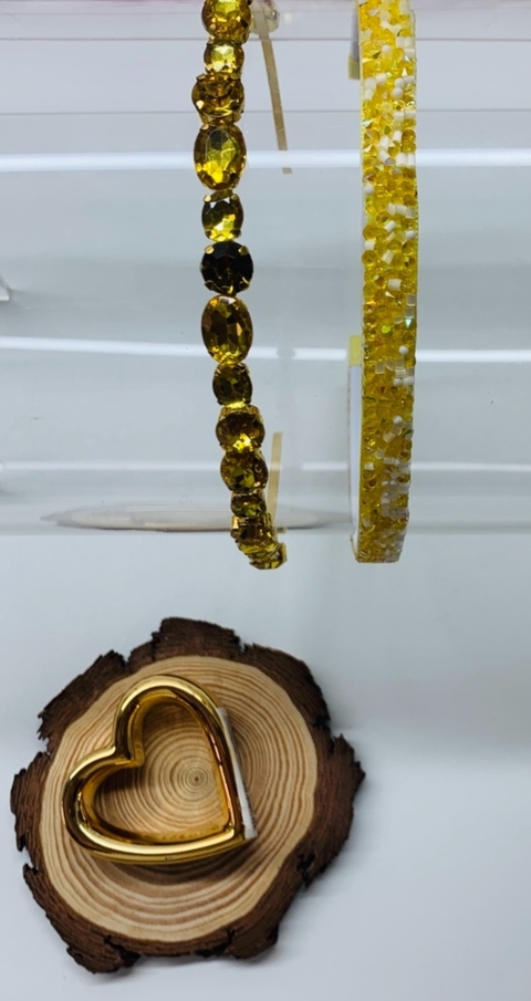 KIT TIARAS AMARELA PARA MONTAGEM - PEDRARIA E MANTA