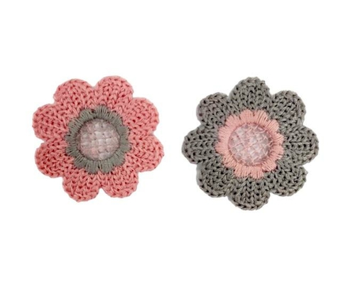 APLIQUE FLOR CROCHE CINZA/ROSA - 1 UNIDADE